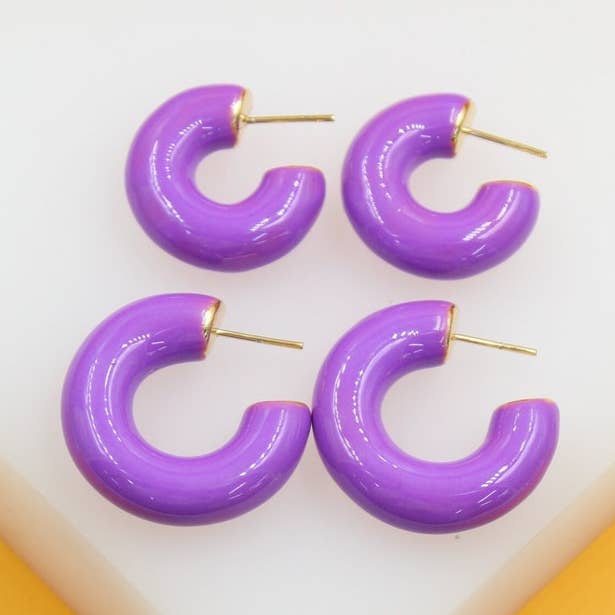 Créoles ouvertes en émail fluo coloré épais et remplis d'or 18 carats (J43, J43A) pour la vente par MIA Jewelry