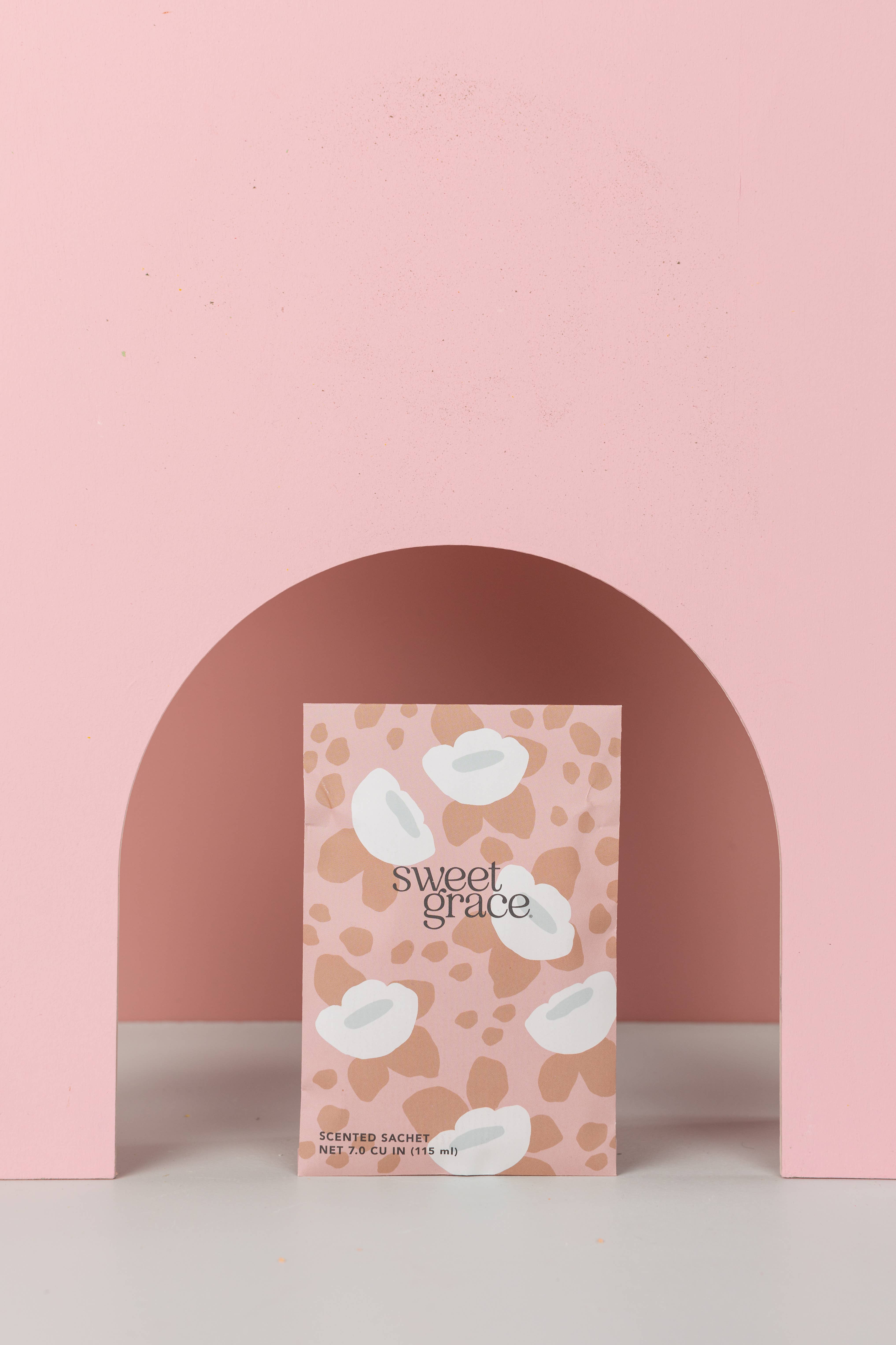 Bridgewater Candle Company - Wholesale Sachet - Sweet Grace Modern Flower Sachet 9 Pack4