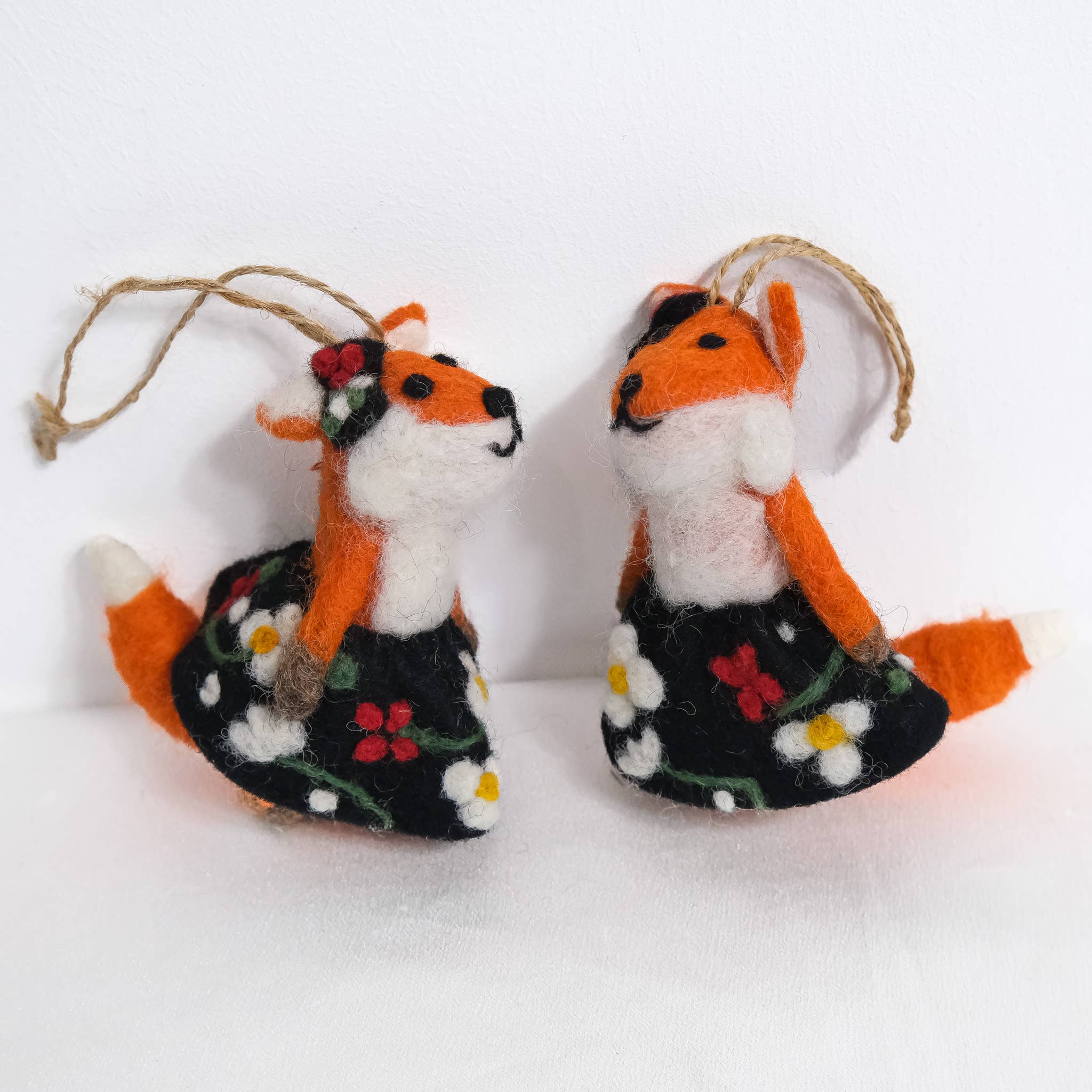 Karma Nepal Crafts – wholesale Ornament – Needle Felted Fox Christmas  Ornaments 5