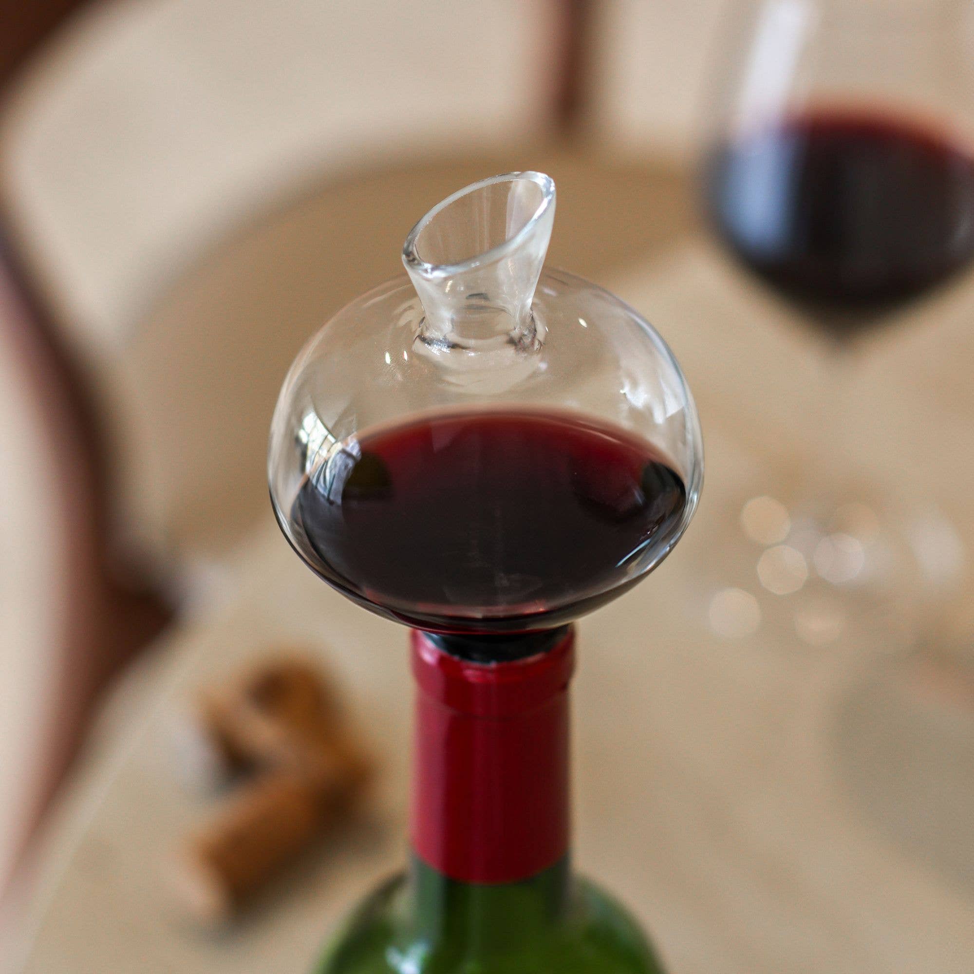 Ogo living - Wholesale Wine Aerator - Deluxe glass and silicone pourer wine aerator1