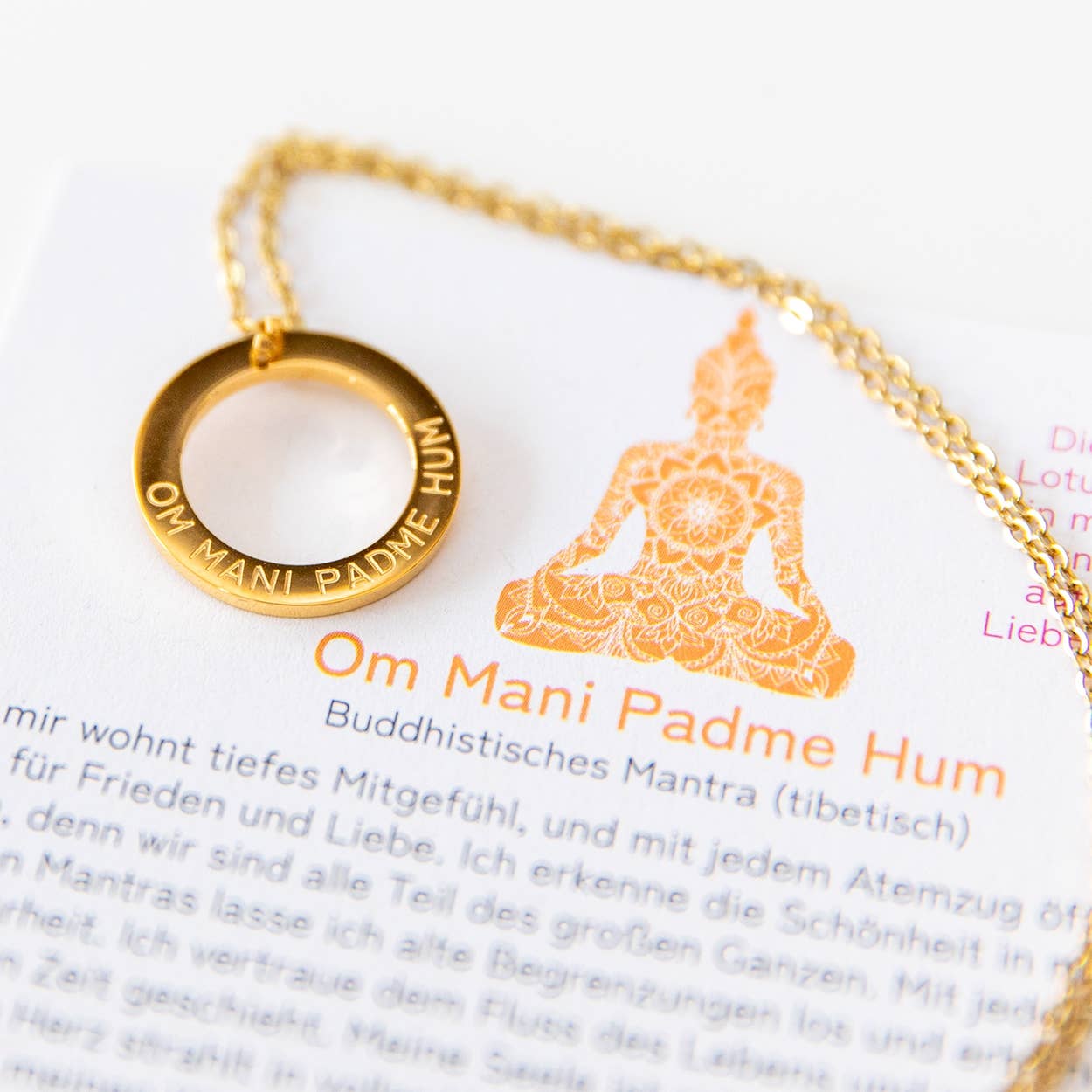 Divasya – Großhandel Kette mit Anhänger/Charm – Halskette mit Anhänger | vergoldet | Mantra: Om Mani Padme Hum3