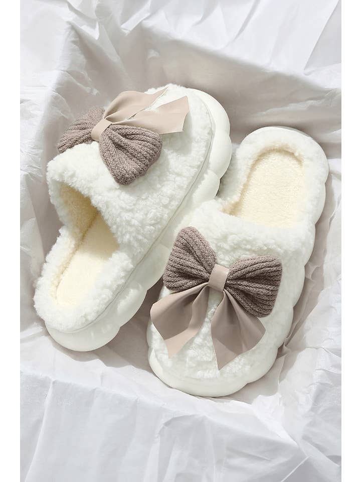 Aapparella - Wholesale Slippers - Women's - Bowknot Applique Plush Winter Slippers | US6-9.5