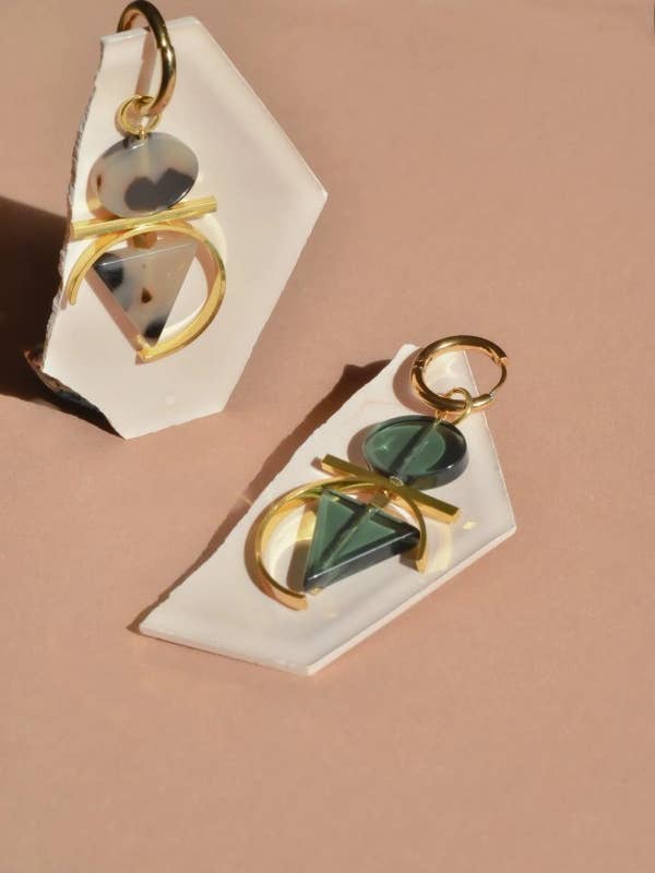 El triángulo cuelga en una tortuga para venta al por mayor de Statemode