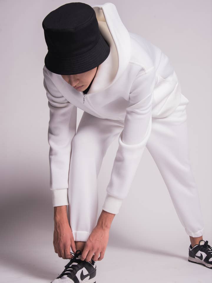 Model 76M - Hvid for engroshandel hos Moontracksuit