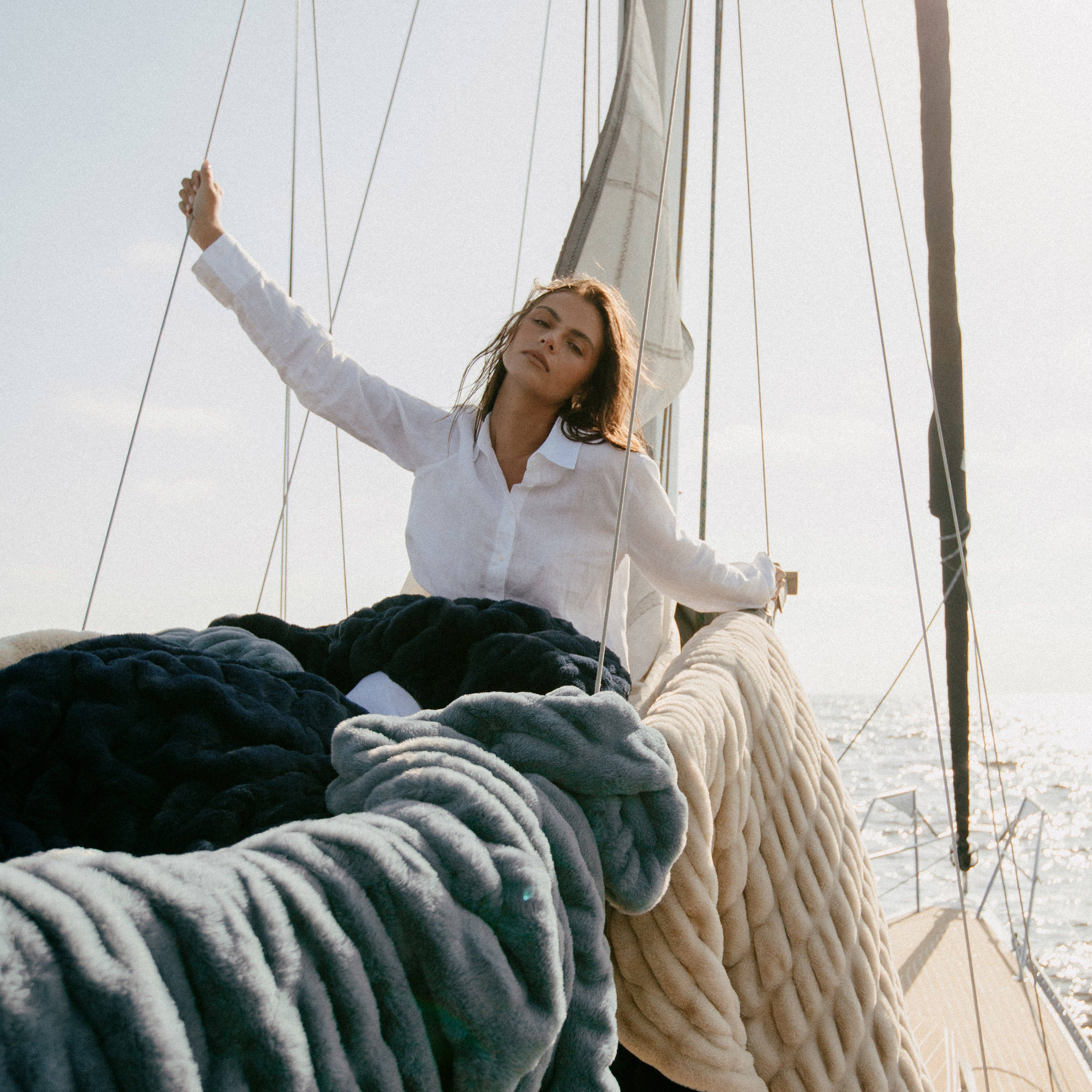 Lola Blankets - Wholesale Throw Blanket - Shoreline Two-Tone4