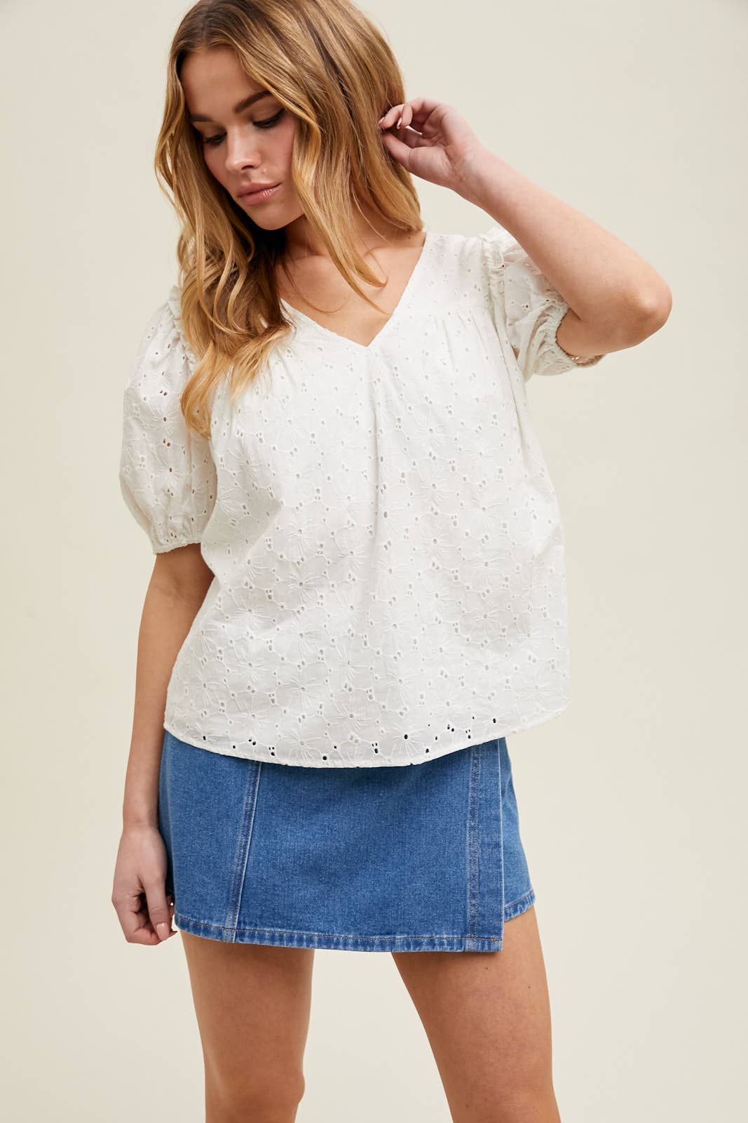 OFF WHITE EYELET PUFF SLEEVE TOP / WL24-9892 for wholesale on Faire