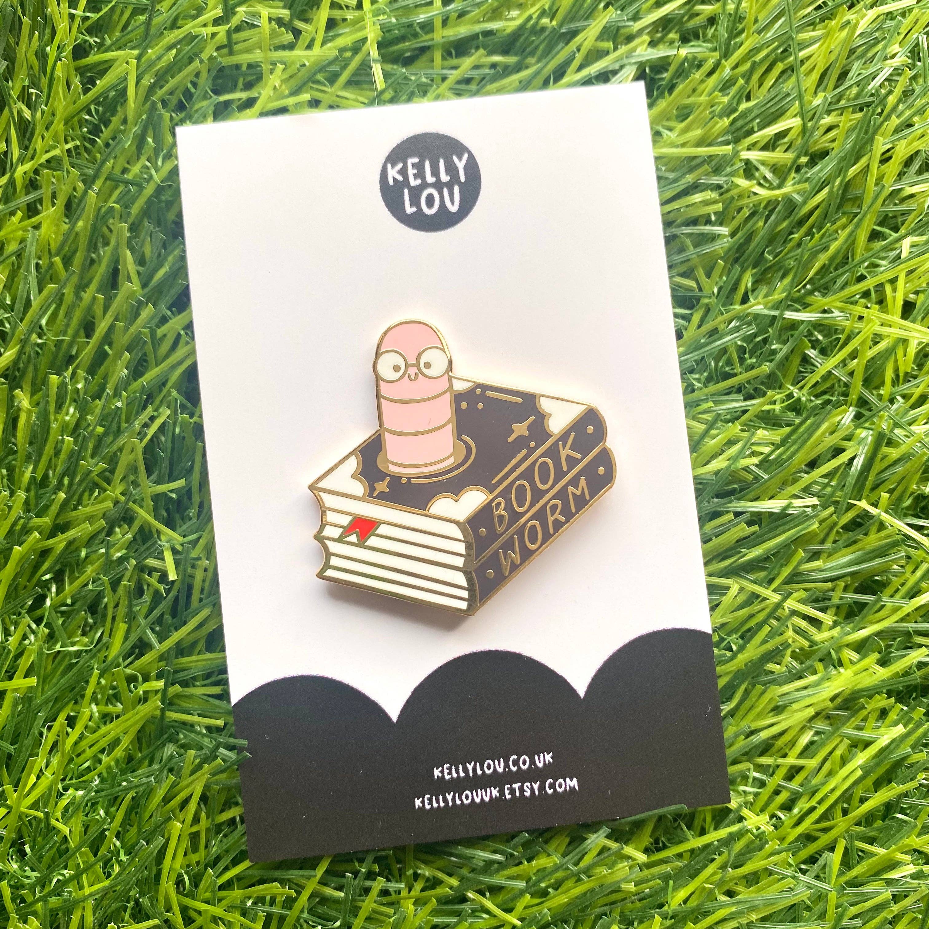 Kellylou – wholesale Lapel pin/button – Bookworm Enamel Pin1