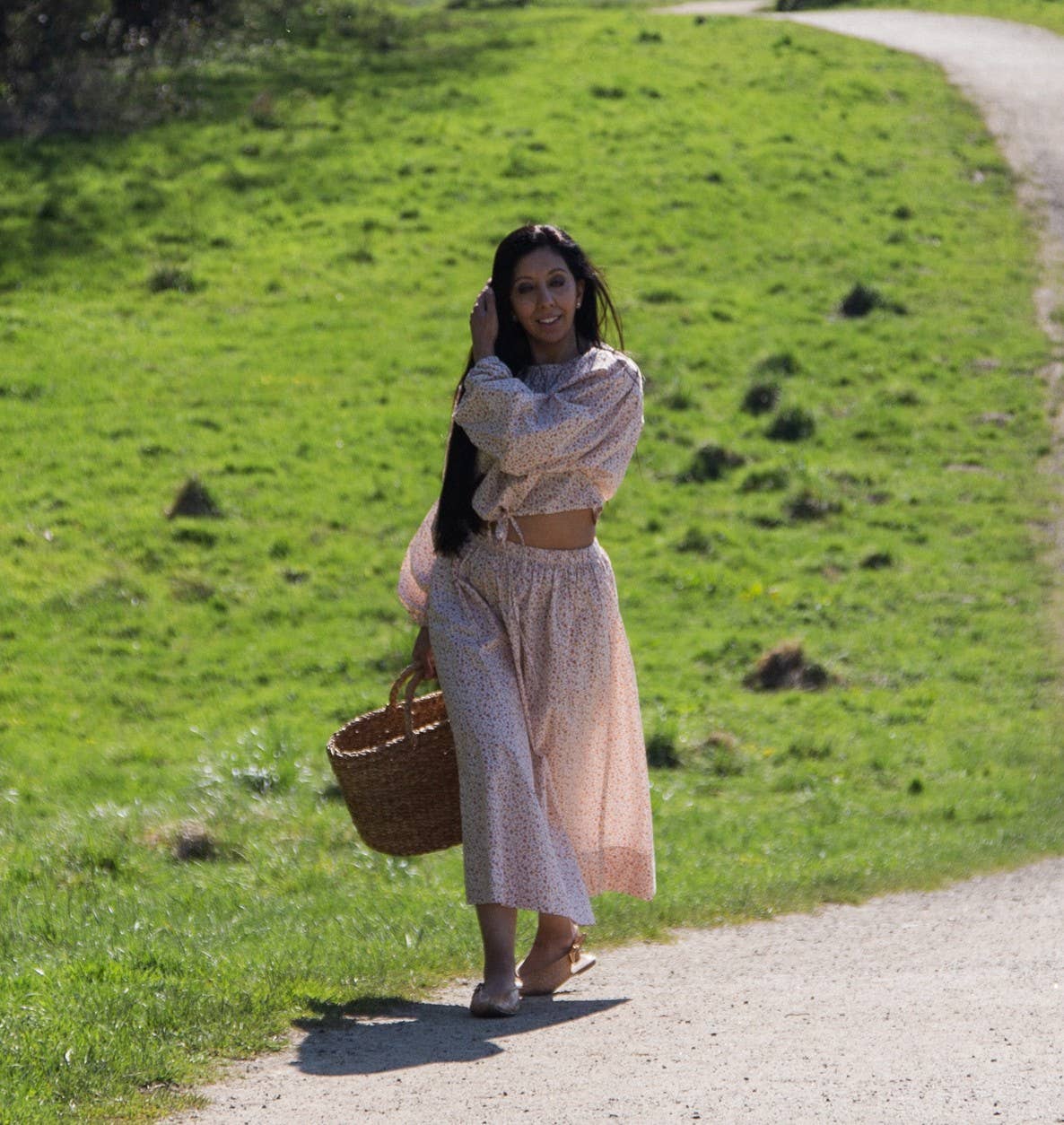 Turtle Bags – wholesale Basket – Leather Handled Seagrass Basket, Woven Basket1