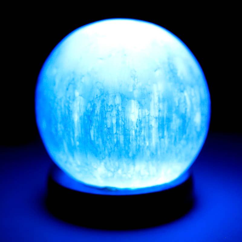 Ethike.eu - Wholesale Accent/Desk Lamp - 2 white selenite USB Sphere lamps9