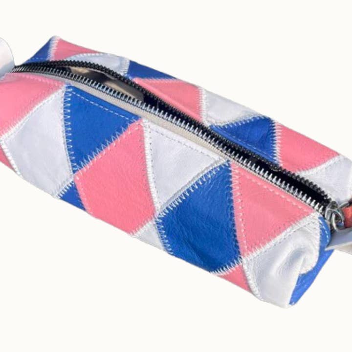 Trousse à crayons recyclée – Rose/Bleu pour la vente par Claire Akkan