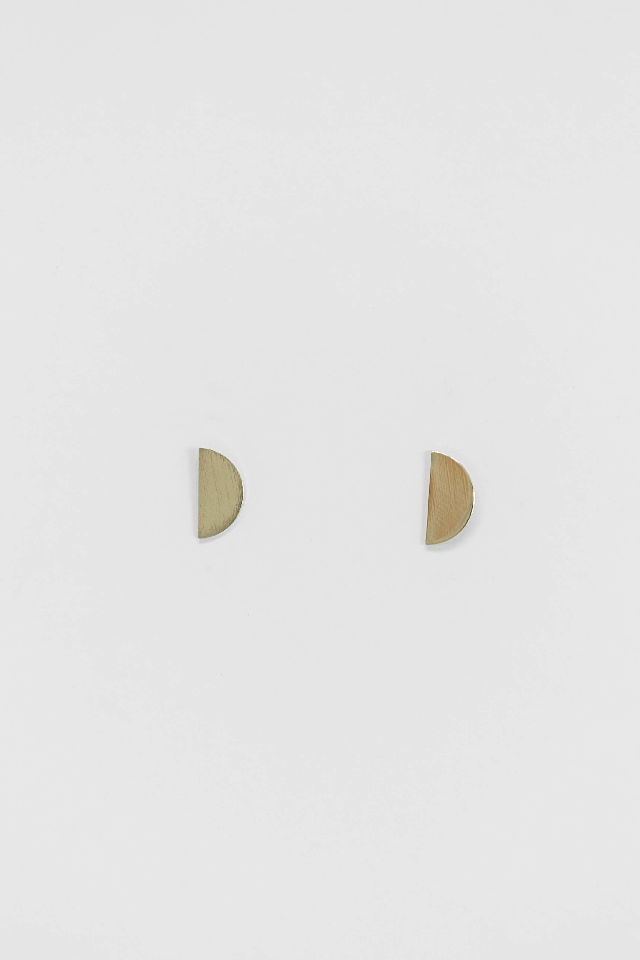 M STREET STUDIO - Wholesale Stud/Post Earrings - Brushed Gold Half Circle Stud Earring2