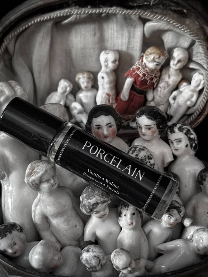 Porcelain (vanilla & walnut ) for wholesale by Seance