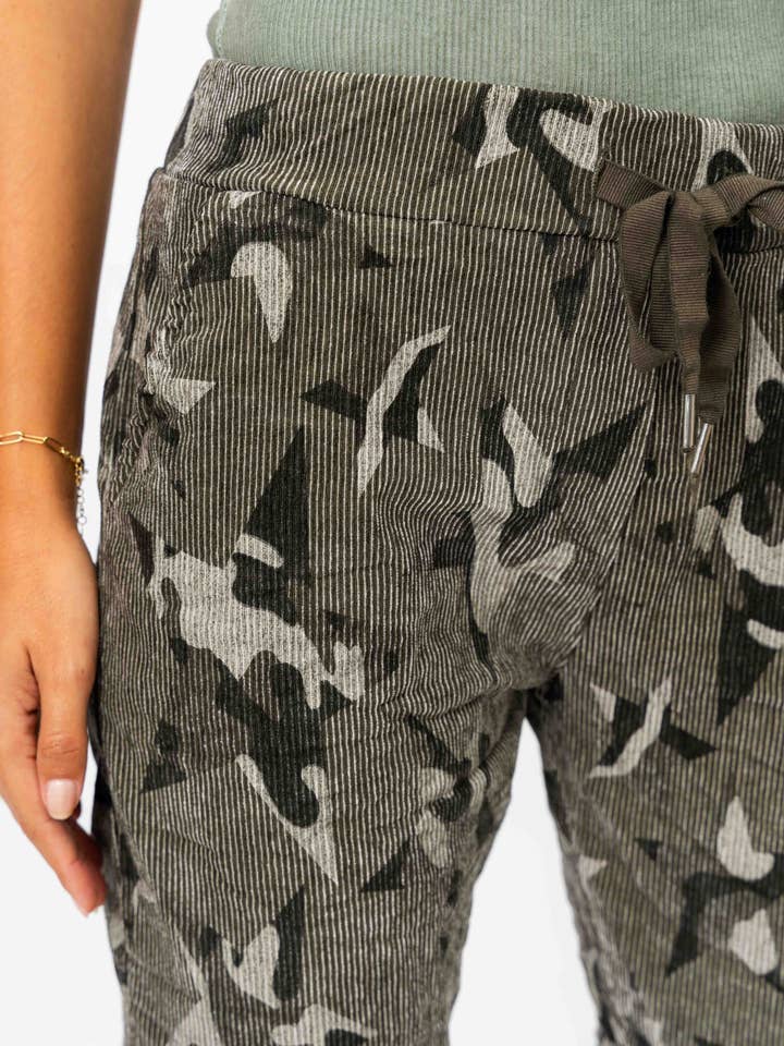 Look Mode Usa - Wholesale Pants – Women's - Camo Star Corduroy Jegging2