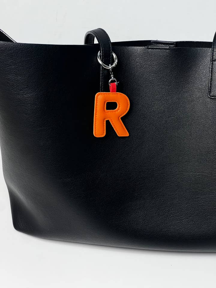 Colgante de bolso LETRA para venta al por mayor de Cheeky Chain