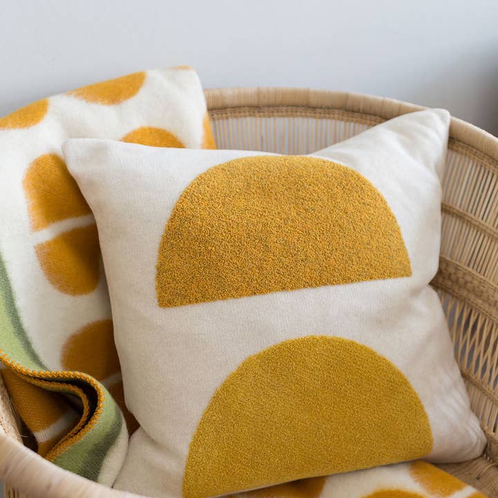 Funky Doris - Vendita all'ingrosso Fodera cuscino decorativo - Cuscino Mona giallo con ricamo a punch needle2