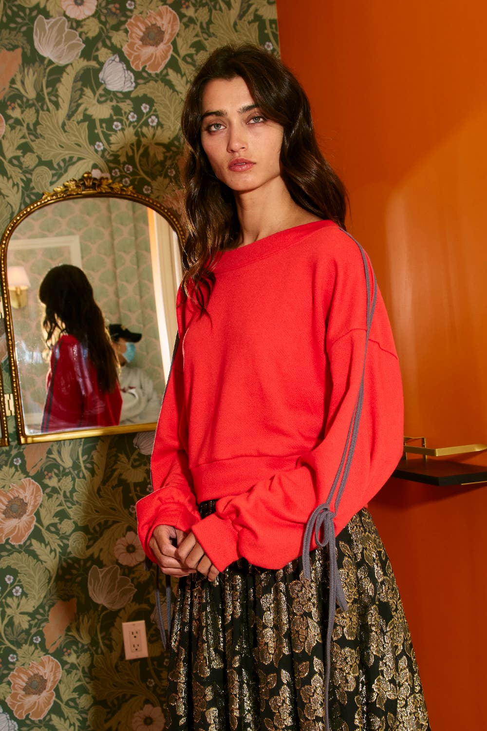 BUCKETLIST INC - Wholesale Sweatshirt - Women's - T2522 Contrast Tie Sleeves Detail Terry Sweatshirt14