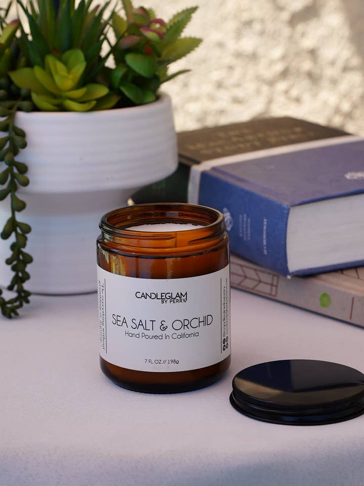 Sea Salt & Orchid / Wood Wick  for wholesale by Candleglambyperry