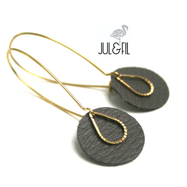 JUL ET FIL - Wholesale Dangle Earrings - Taupe leather earrings, brass striated drop1