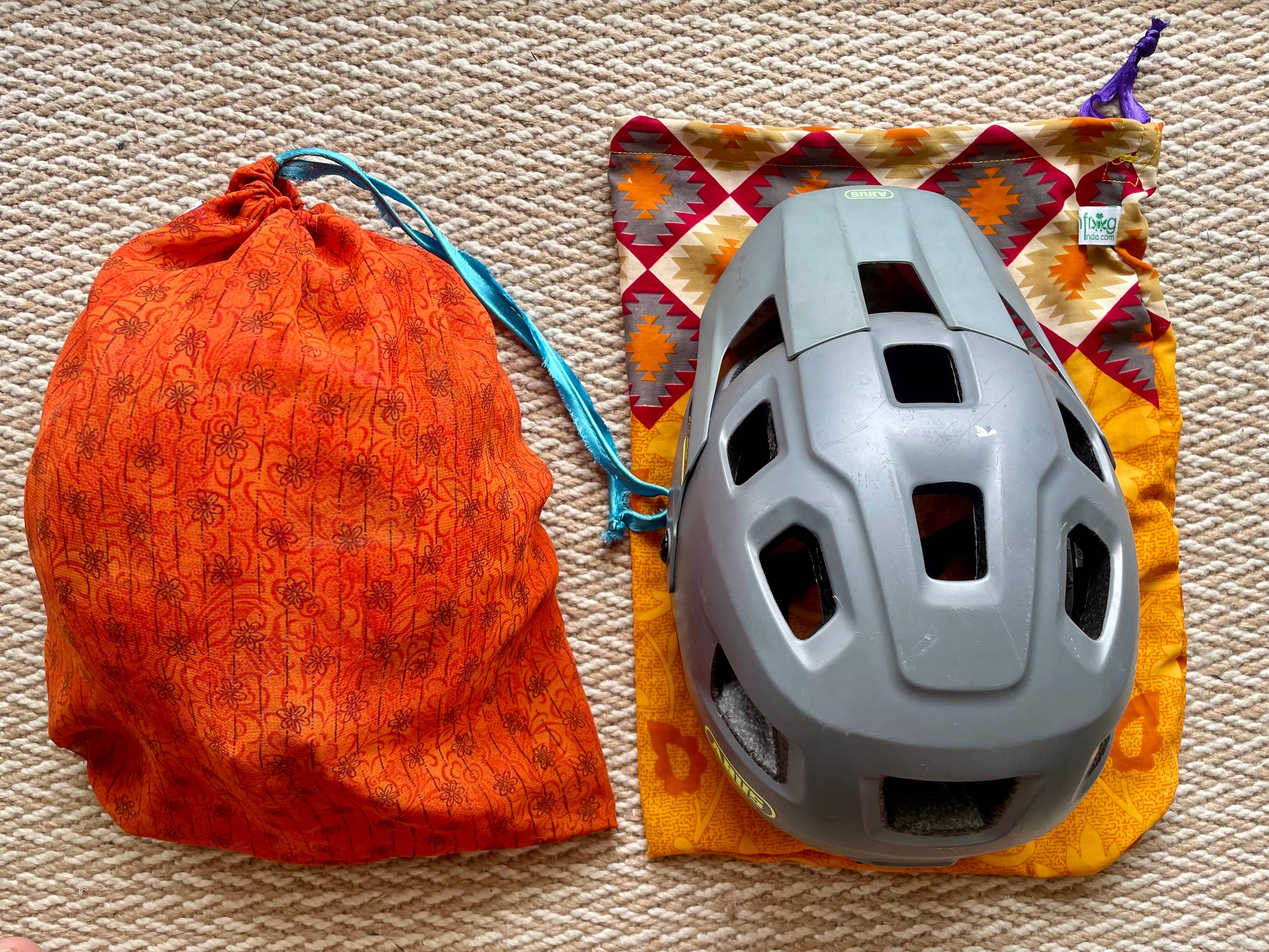 Green Frog India - Wholesale Gift Bag - Upcycled Sari Gift Bags and  Zero Waste Present Wraps10