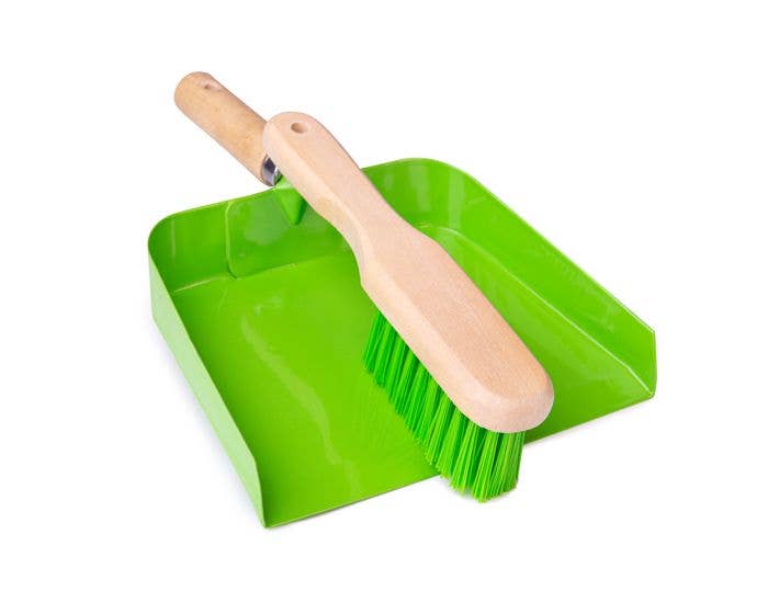 Bigjigs Toys - Wholesale Toy Set - Kids - Dust Pan and Brush3
