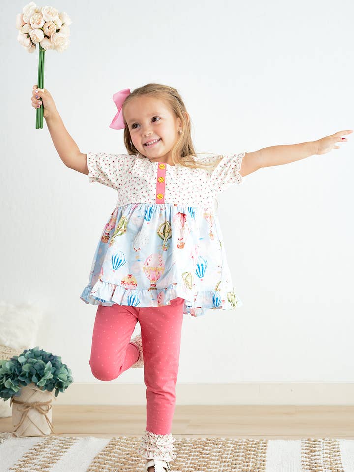 Conjunto de niña con volantes y estampado floral de globos en platino para venta al por mayor de Mom & Co.