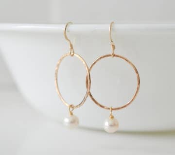 Sosie Designs - Wholesale Dangle Earrings - Gold Hammered Ring w/Pearl Earrings
