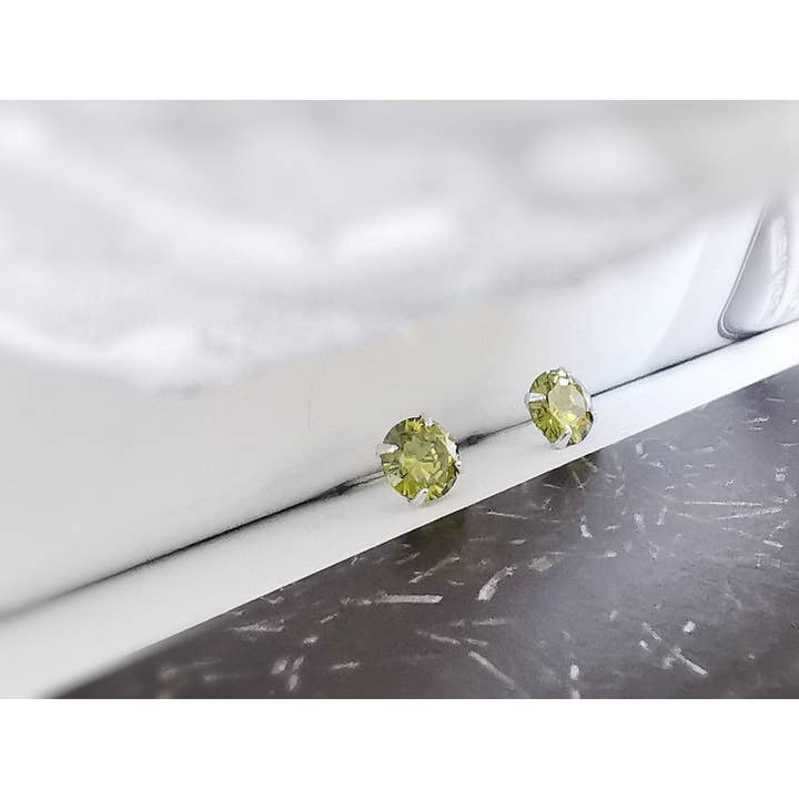 SYMBOLOGY JEWELLERY - Wholesale Stud/Post Earrings - August Birthstone: Light Green Swarovski Crystal Studs3