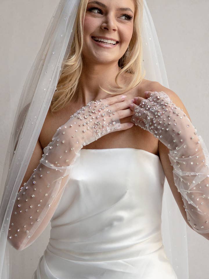 Luvas Dew Drop por atacado de Heirloom Bridal Company