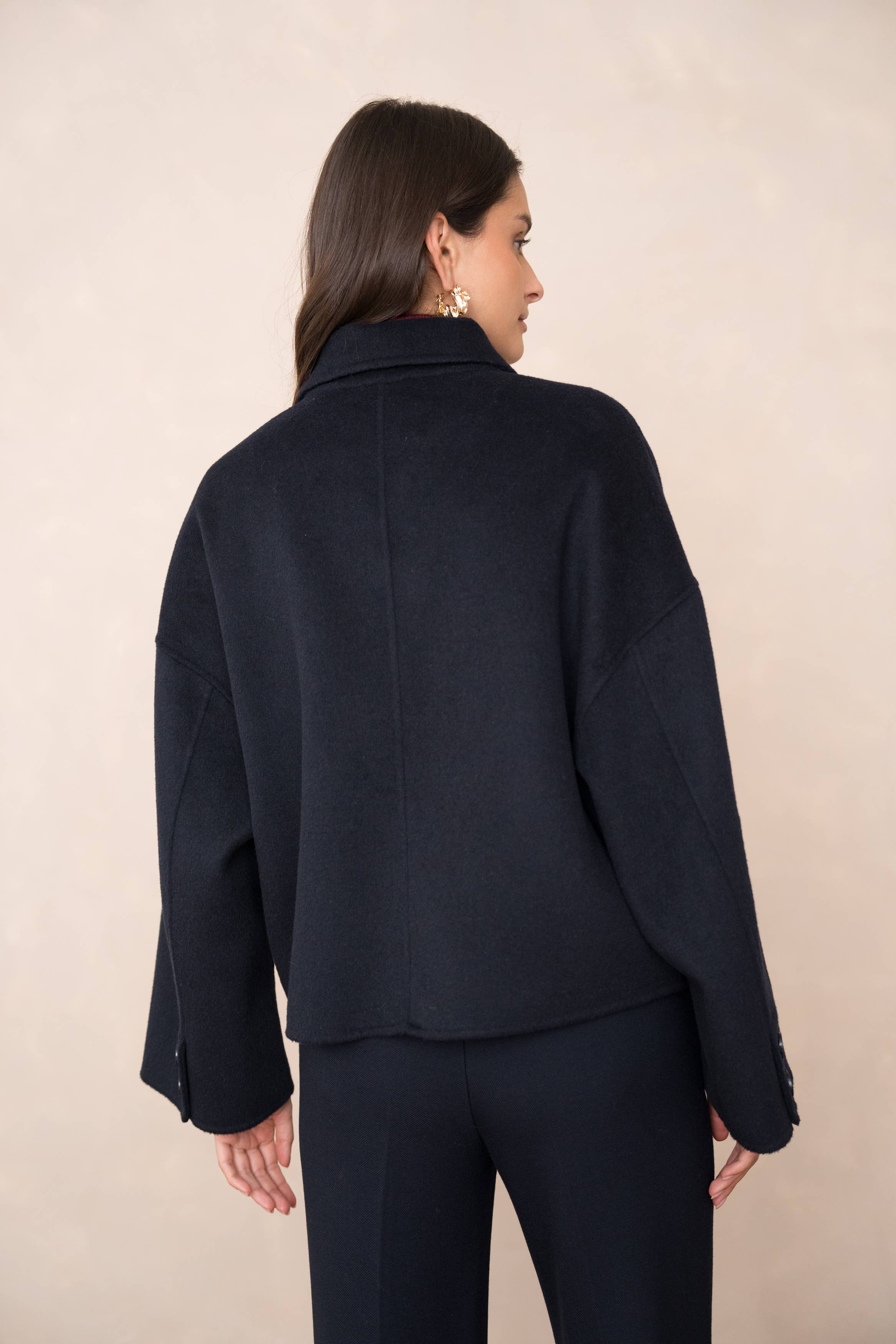 Attentif Paris - Vendita all'ingrosso Cappotto - Donna - Cappotto corto oversize artigianale in misto lana11