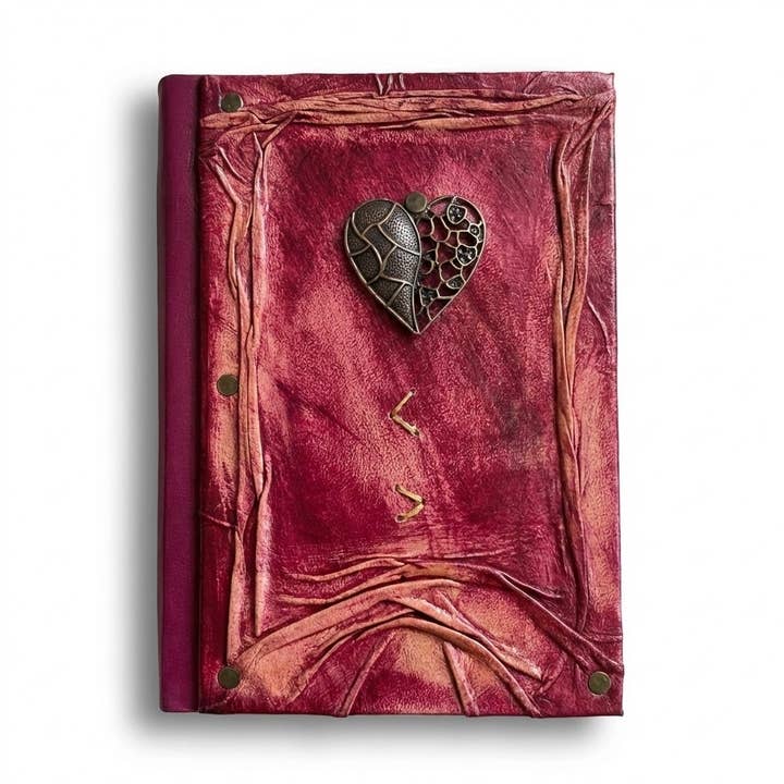 Handgemaakte leren dagboek met rozenkleurig hartdesign en pen voor wholesale door ML Marcaleather