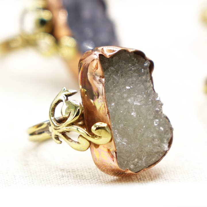 Verna Artisan Works – Engroshandel Statementring – Rå ametyst krystal sten ringe