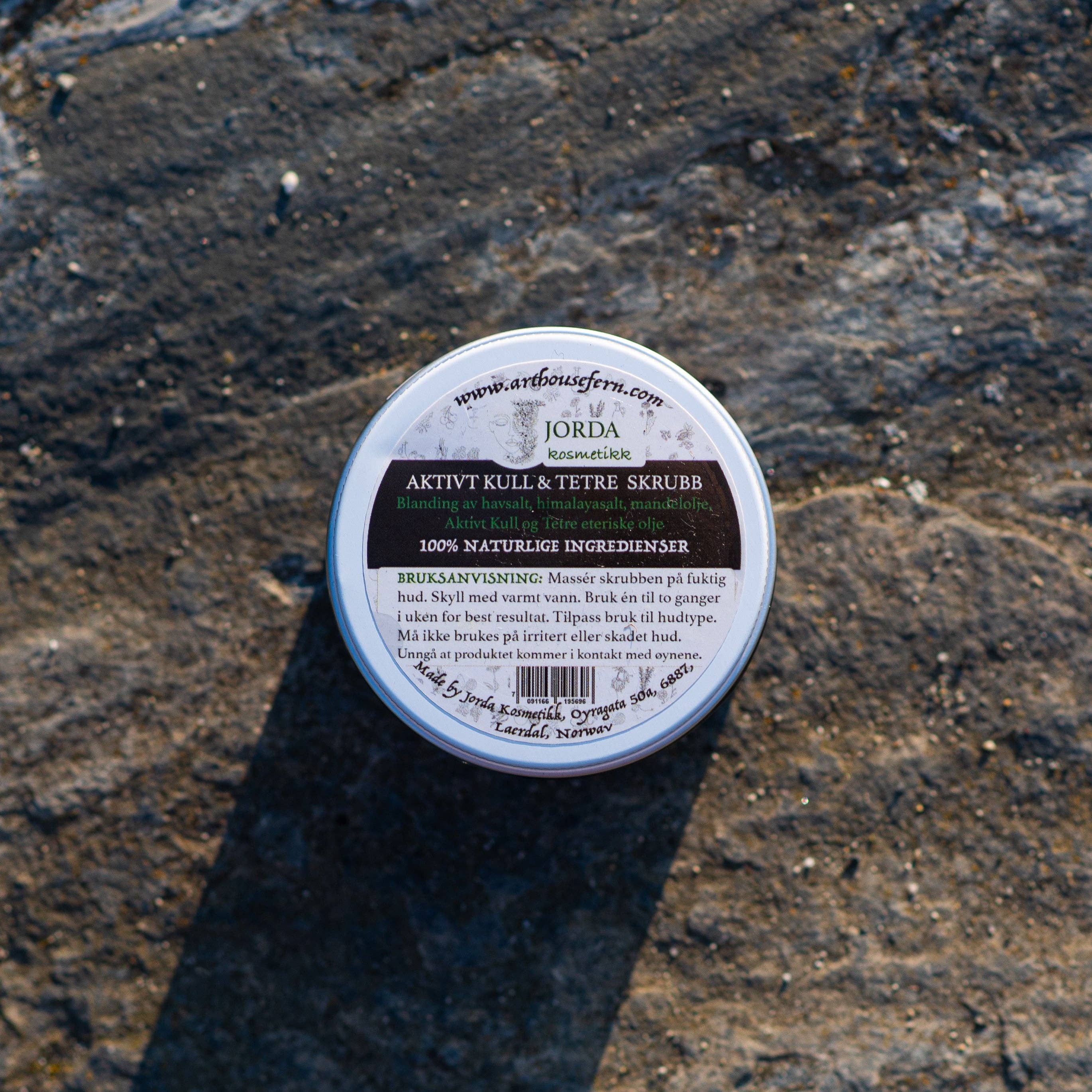 Arthousefern – wholesale Body scrub/exfoliant – Charcoal & teatree salt scrub 100% natural2