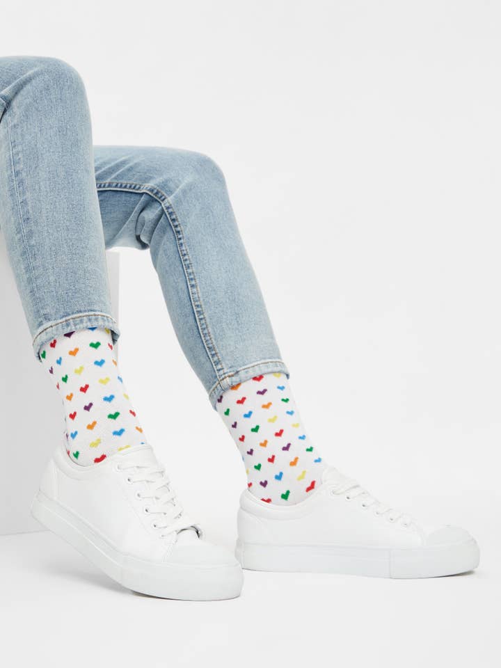 Natural Vibes – Großhandel Socken - Unisex – Herzen Bio Socken - Weiße Socken mit bunten Herzen, Hearts