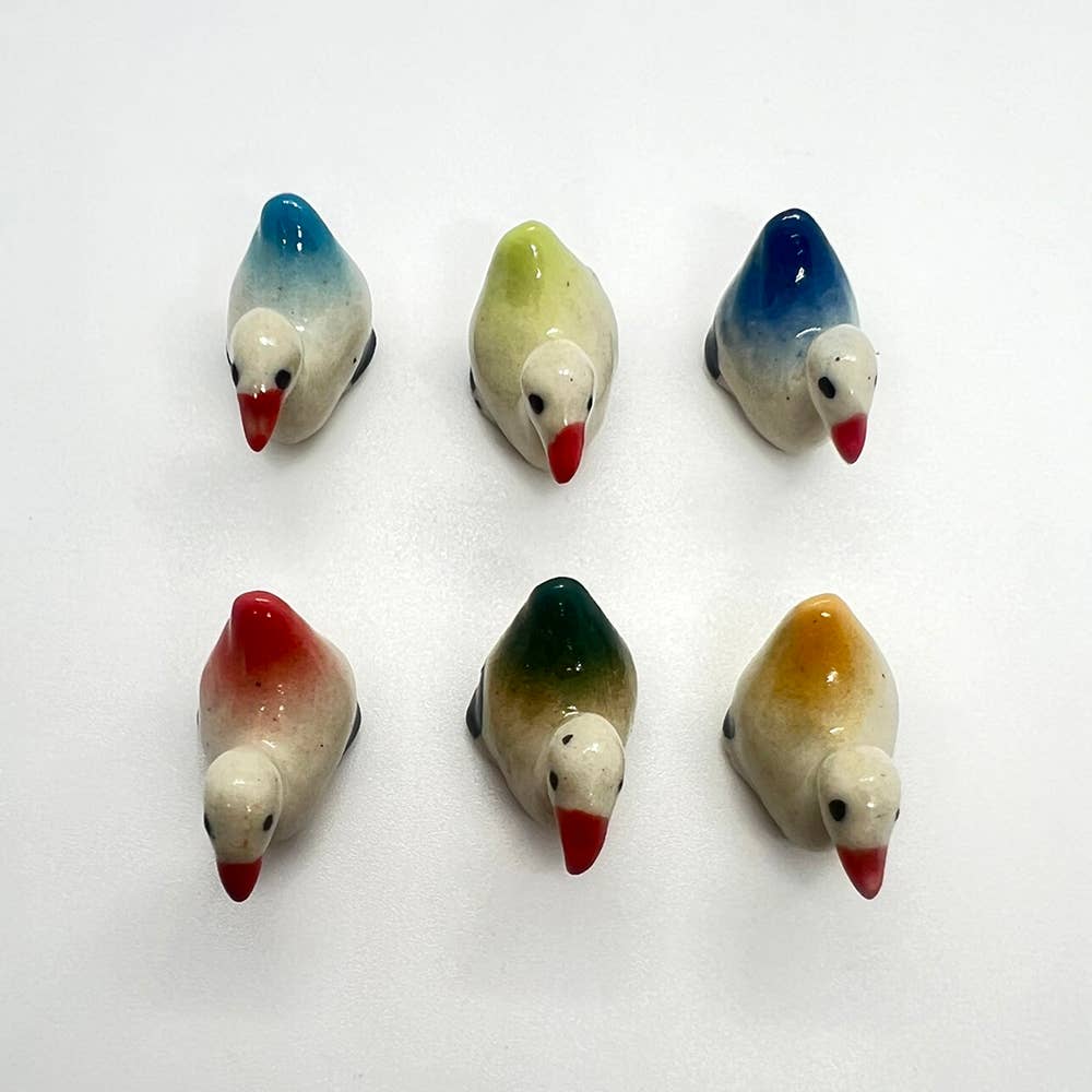 VIE - Wholesale Decorative Figurine - Mini Ceramic Figurine, Assorted Colour, Approx. 2cm195