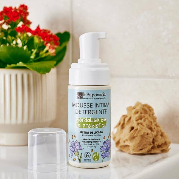 La Saponaria - Wholesale Intimate Cleanser/Wipe - Gentle intimate cleansing mousse - Organic Cornflower (100 ml)1