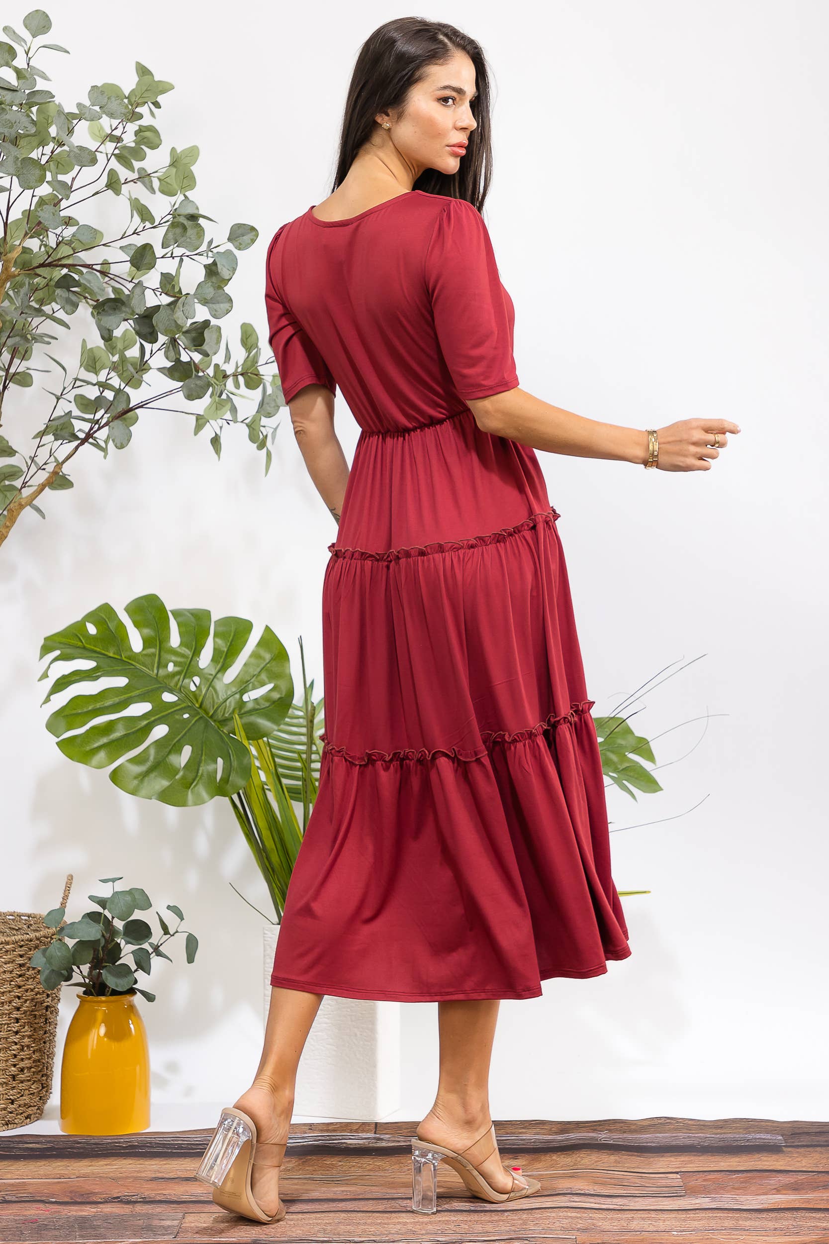 H&H Fashion Inc. – Großhandel Kleid – Damen – JR778X-S Plus Size Stufen-Midikleid mit quadratischem Ausschnitt41