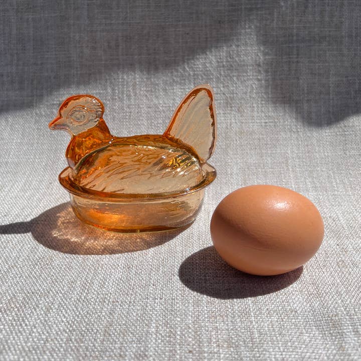 Kitchen One - Wholesale Decorative Plate/Dish/Bowl - Nesting Hen Bowl AMBER (Maple) | Hand Blown Glass - Colombia4