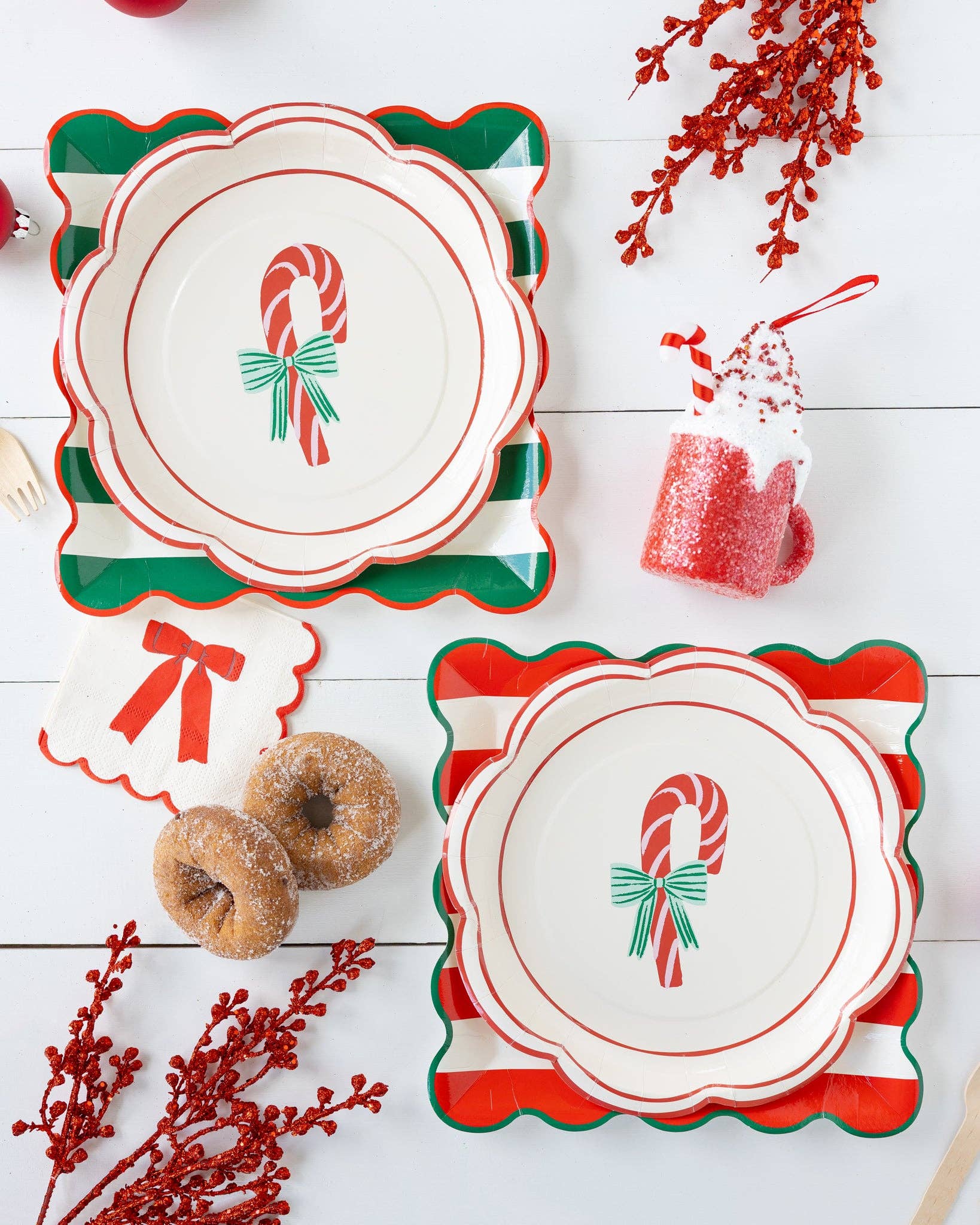 My Mind’s Eye - Wholesale Disposable Plate - PLPL1652 - Red and Green Striped Paper Plate Set1