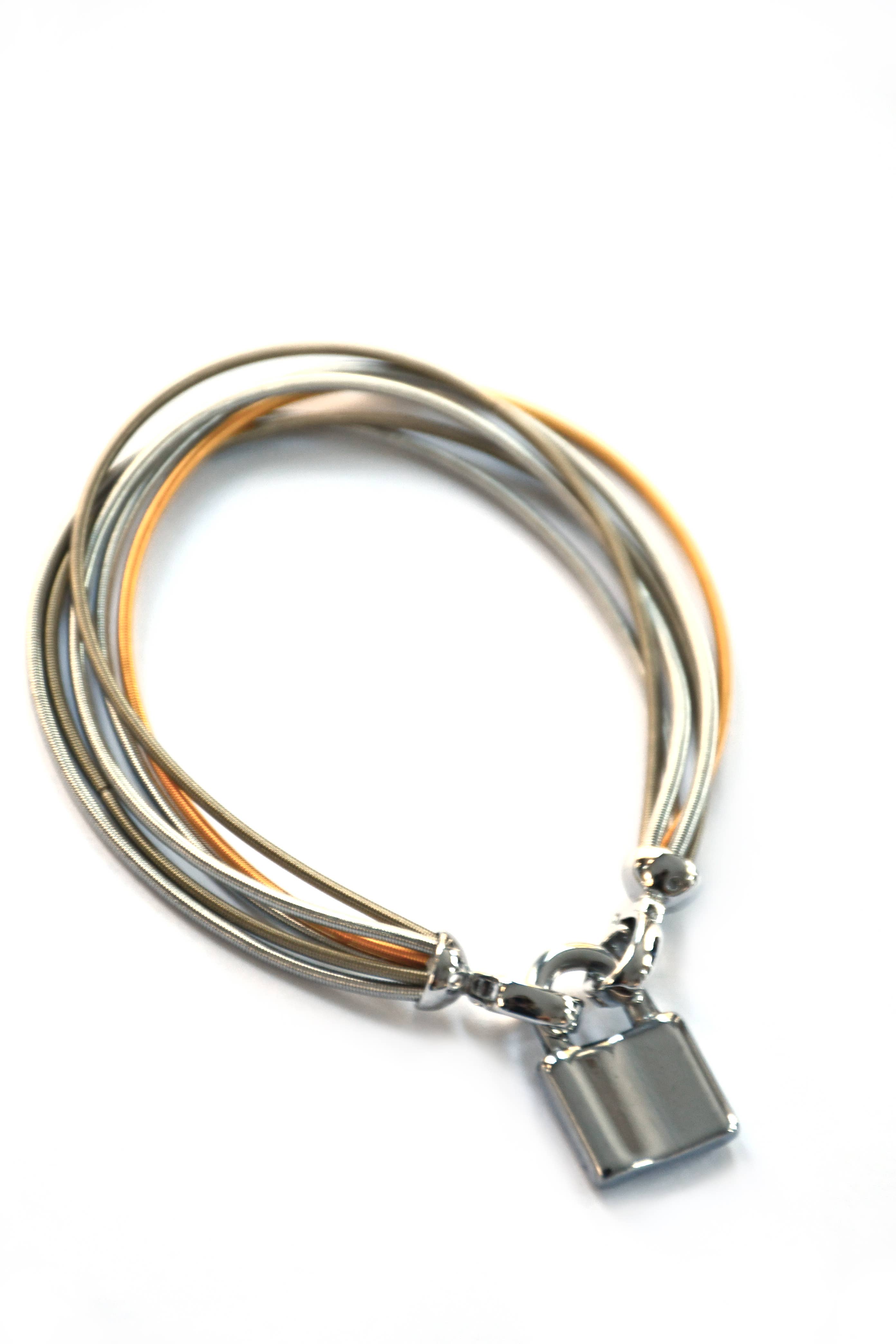 Sea Lily – Großhandel Armband mit Charms/Anhängern – Drahtarmband mit Schloss in verschiedenen Silber-, Gold- und Bronzefarben — L31K-BR1