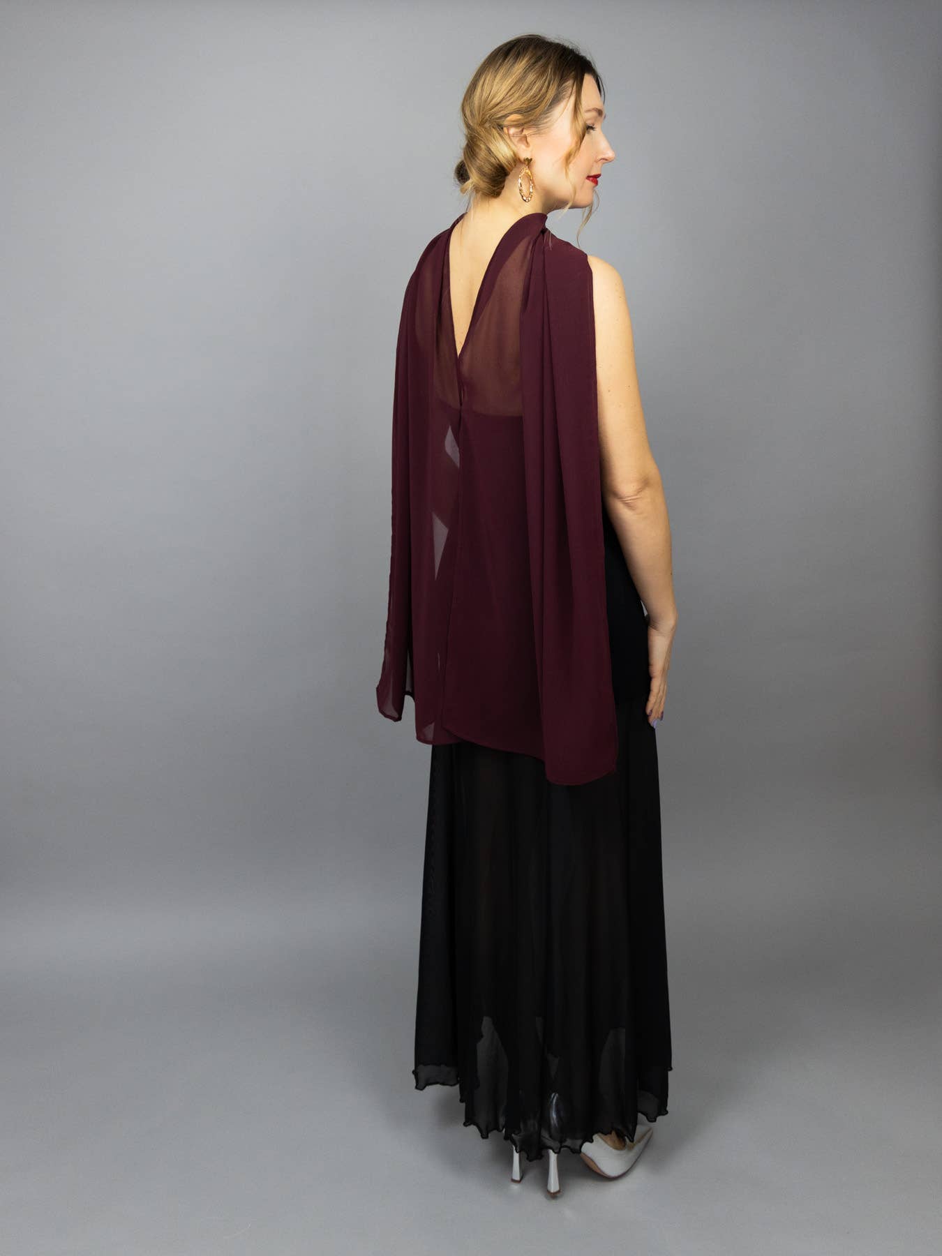 BridalSpain - Venta al por mayor Capa corta- Mujer - Capa Transparente Estilo Griego en Color Vino para Damas de Honor2