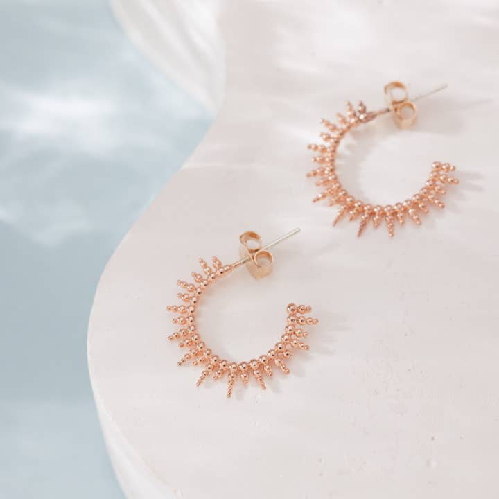 Adorn512 - Vendita all'ingrosso Orecchini a cerchietto - Sunburst Huggies5