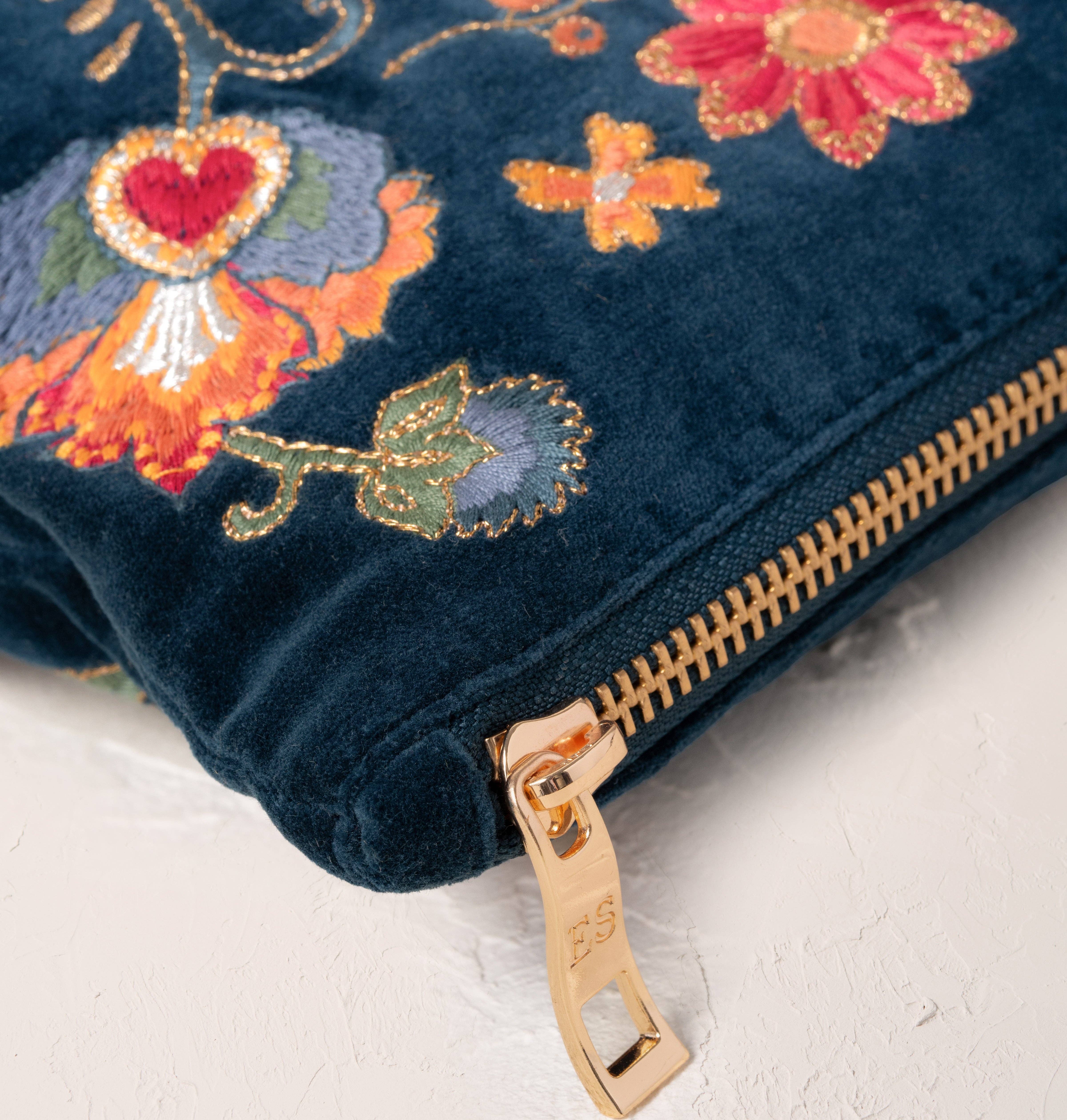 Elizabeth Scarlett Ltd – wholesale Pouch – Women’s – Botanical Garden Everyday Pouch2