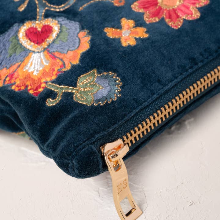 Elizabeth Scarlett Ltd – wholesale Pouch – Women’s – Botanical Garden Everyday Pouch2