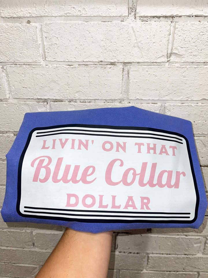 Vivere con quel dollaro da colletto blu (Maglietta blu CC Flo) per la vendita all'ingrosso da parte di Twisted Image Tees Wholesale