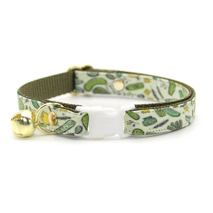 Collier pour chat « Kind Of A Big Dill » - Pickle pour la vente par Made By Cleo