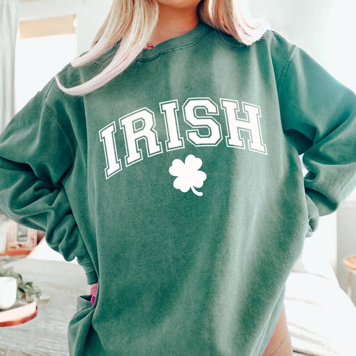 Camiseta do Dia de São Patrício Irlandês - Tee Comfort Colors - Camiseta Fofa para Mulheres Irlandesas - Roupa Vintage do Dia de São Patrício - Camiseta Verde com Trevo por atacado de Epic Life - Designed