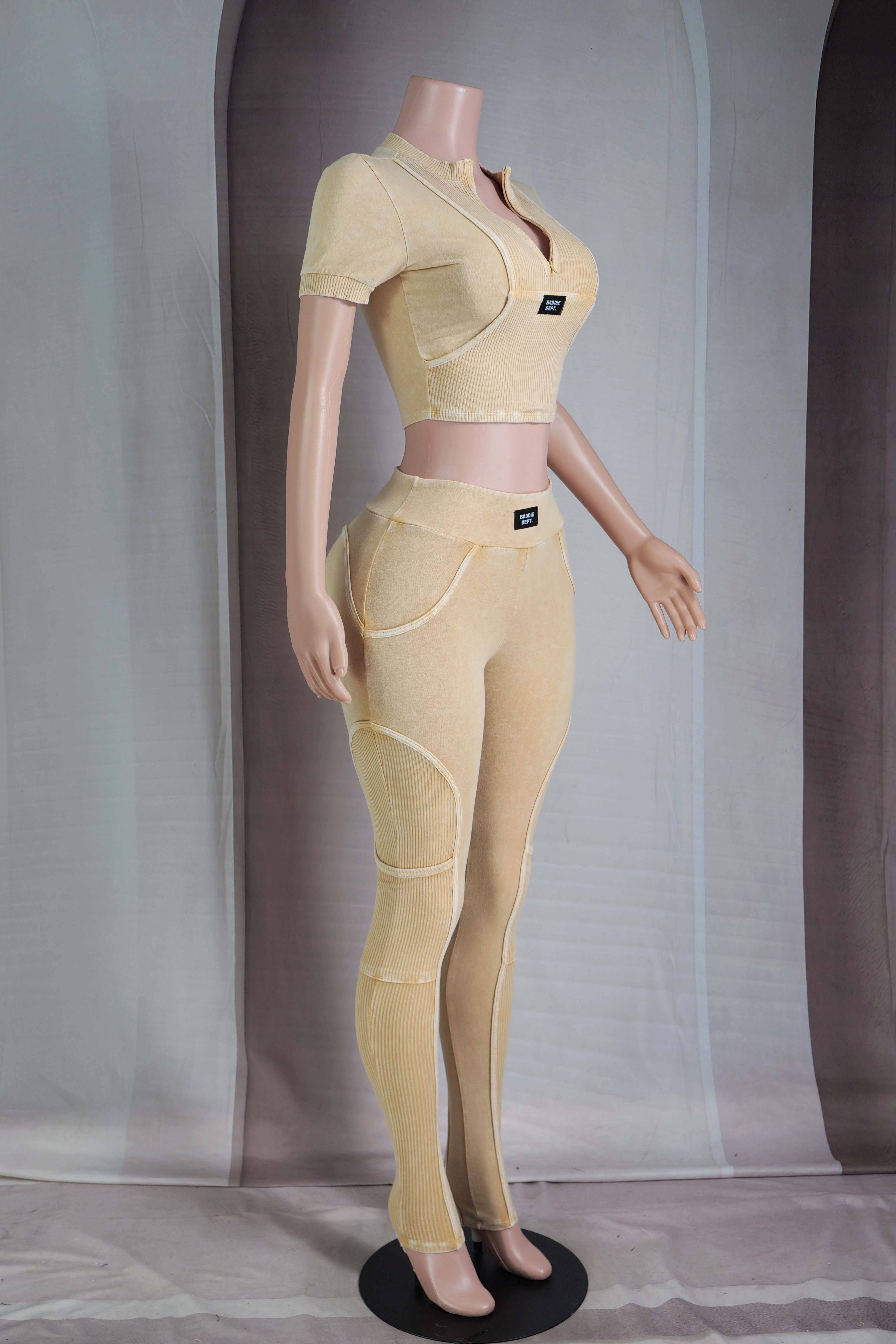 Dalia Studio - Vendita all'ingrosso Completo sportivo - Donna - SET LEGGINGS CON TASCA FUNZIONALE EFFETTO MINERALE1