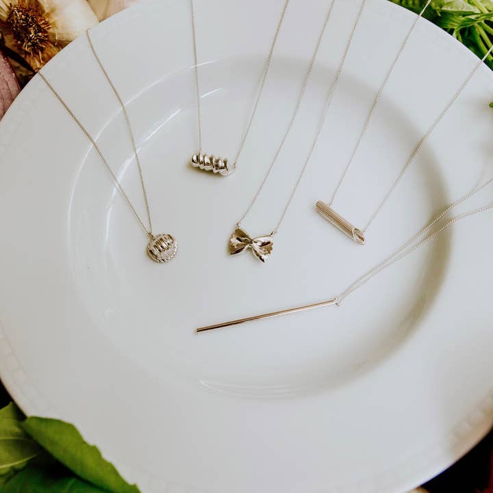Delicacies Jewelry - Vendita all'ingrosso Collana con ciondolo/pendaglio - Collana Rotini Pasta, in argento Sterling, di Delicacies Jewelry - Ogni acquisto aiuta a combattere la fame! (Regalo per buongustai, bigiotteria alimentare, regalo per lei)2