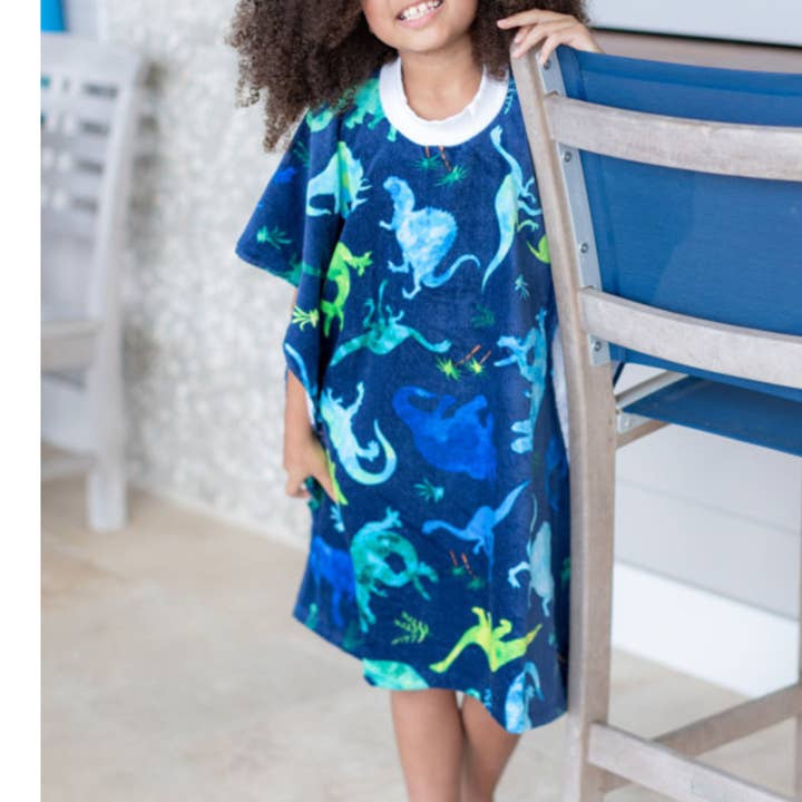 Serviette de plage portable, serviette poncho, serviette pour enfants pour la vente par Tee Tops, LLC