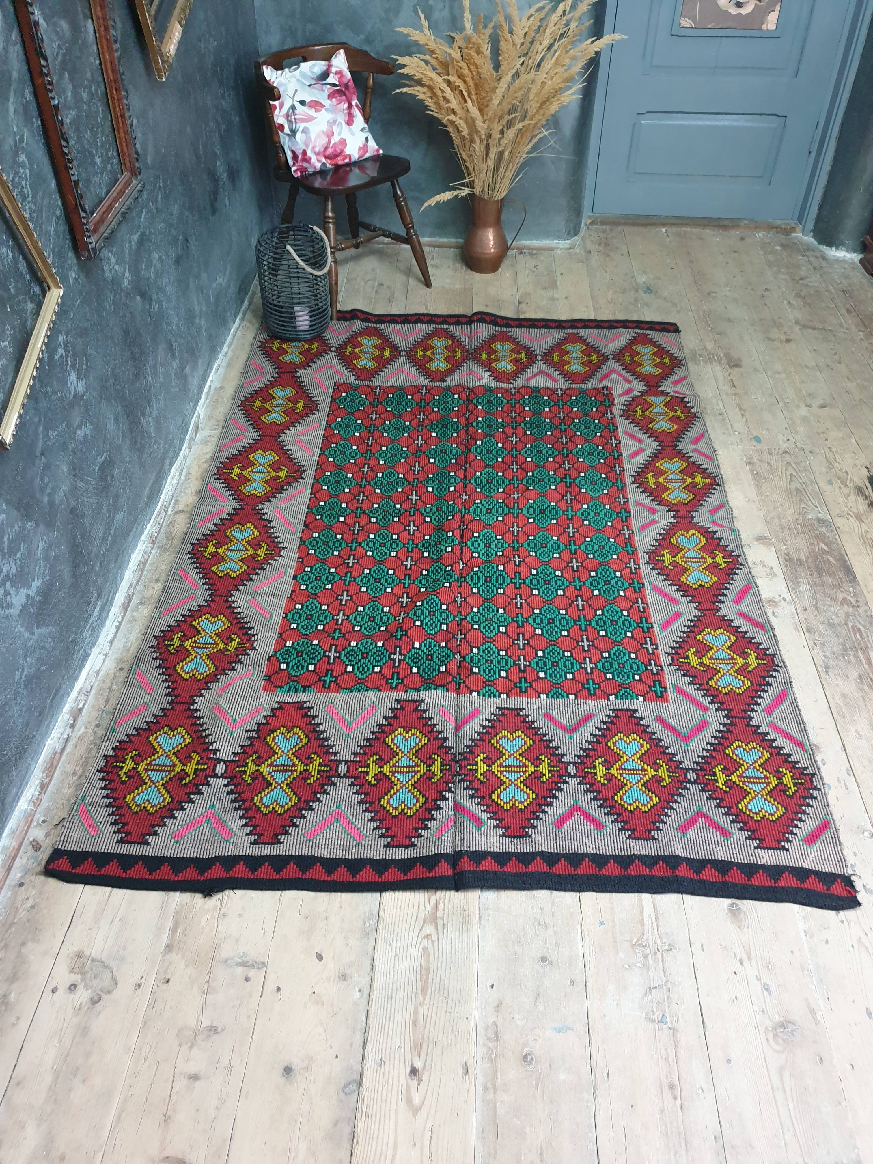 MADE WITH LOVE RO SRL - Vente Tapis - Tapis roumain vintage fait à la main en Roumanie2